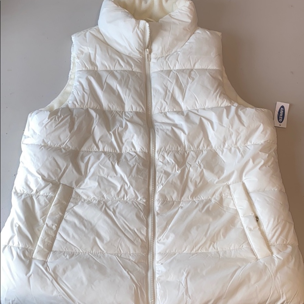 Old navy NWT puffer vest